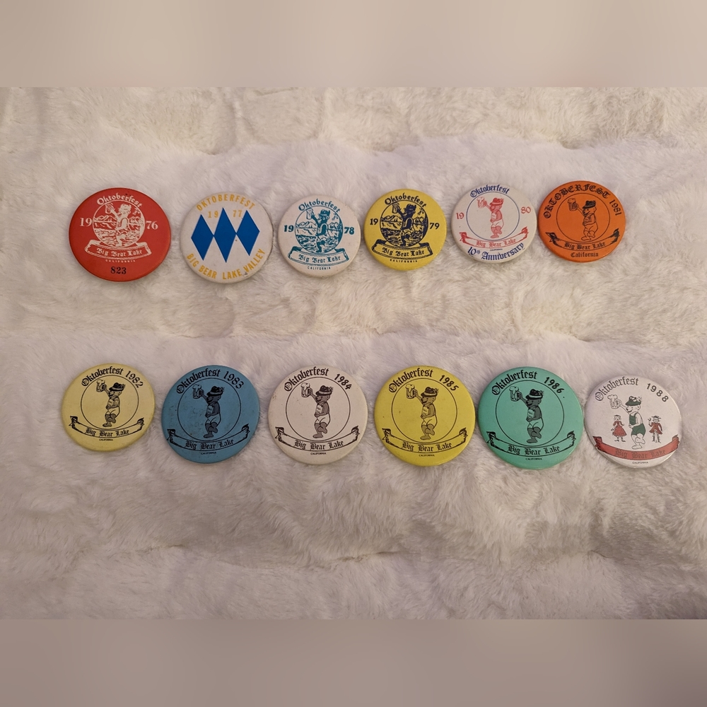 Bundle of vintage buttons